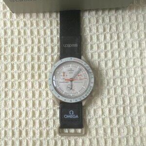 Omega x Swatch MoonSwatch – Jupiter Edition